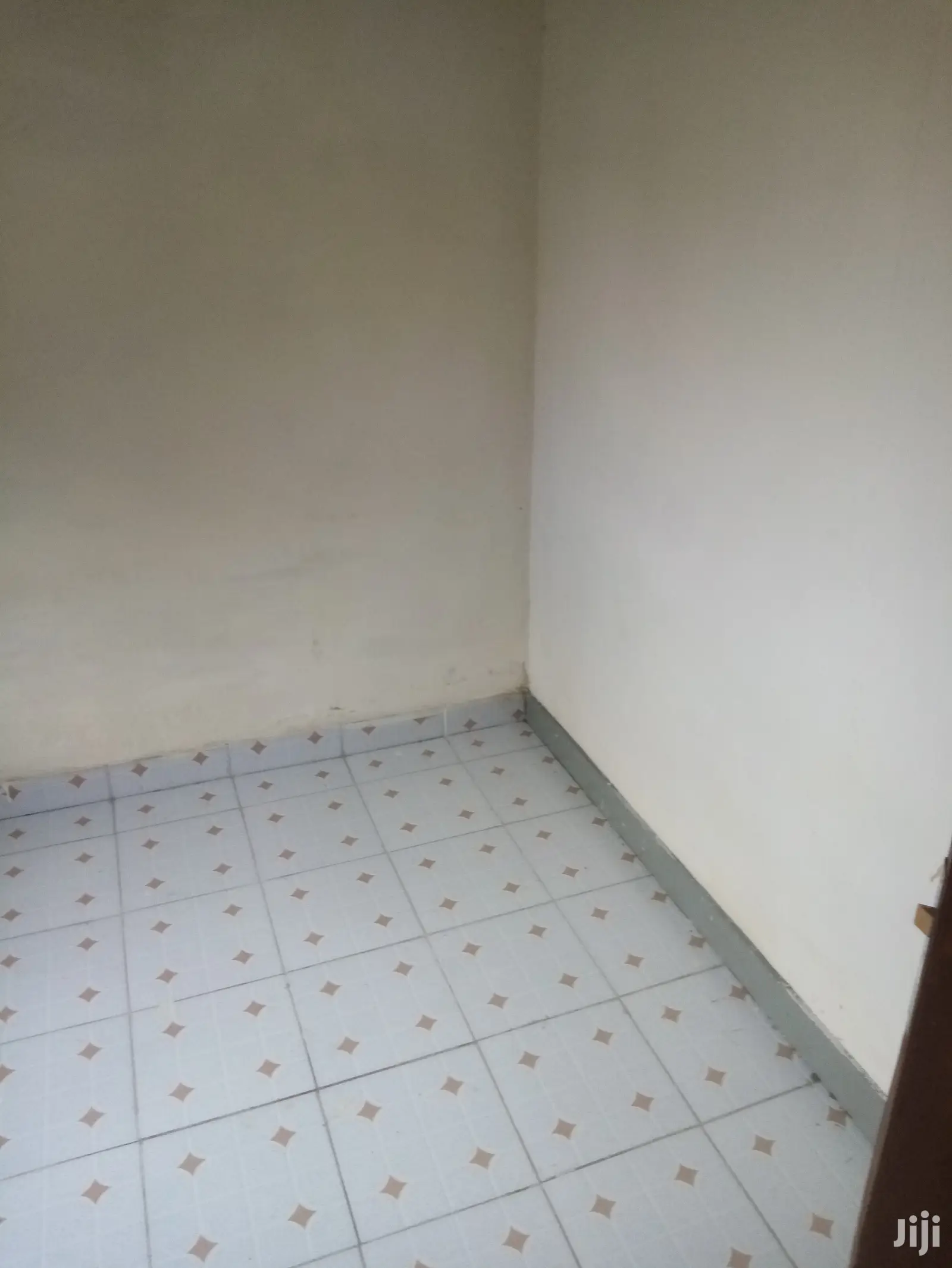 Spacious 3-Bedroom House in Buruburu: For Sale Now! in Harambee