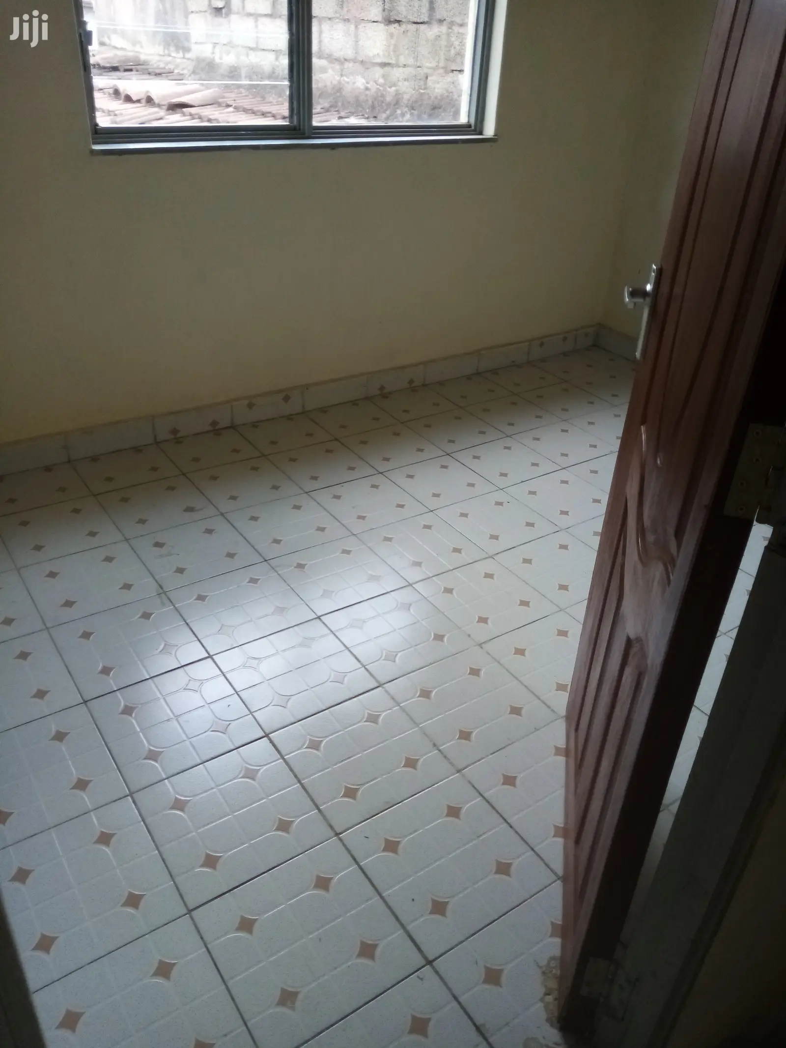 Spacious 3-Bedroom House in Buruburu: For Sale Now! in Harambee