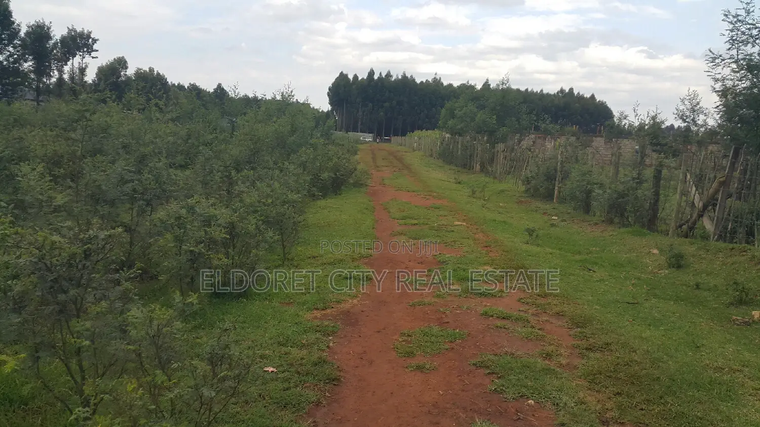 Annex Title Plot: Spacious 1/4 Acre Home Extension in Eldoret CBD