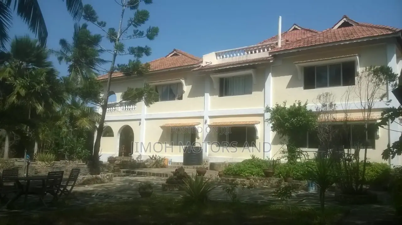 Modern House for Sale: Discover Your Dream Home Today! in Parklands/Highridge