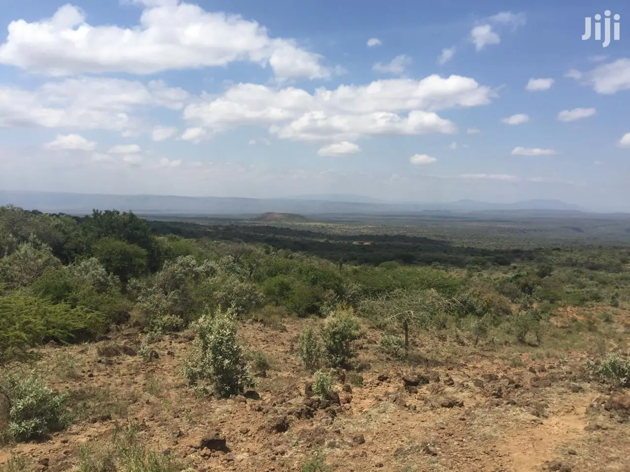 Charming 11-Acre Property in Ewuaso Kedong: Scenic Retreat Awaits in Ewuaso Oonkidong'I