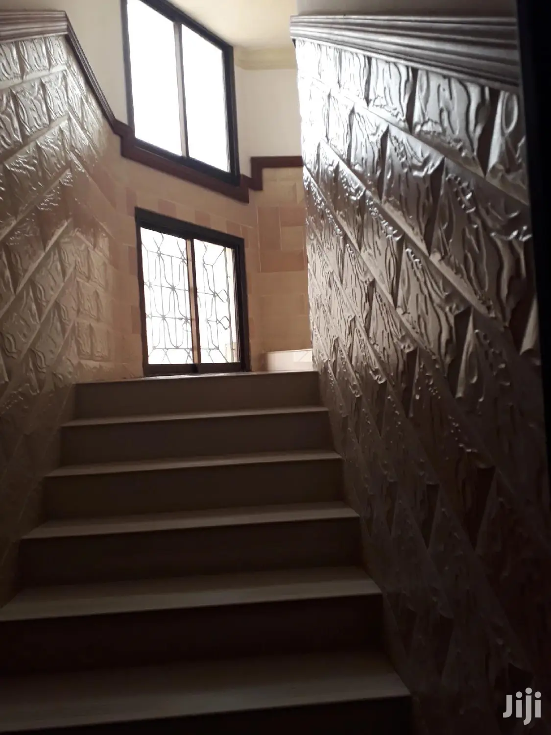 10 Bedroom Mansion in Exclusive Nyali Neighborhood in Nyali