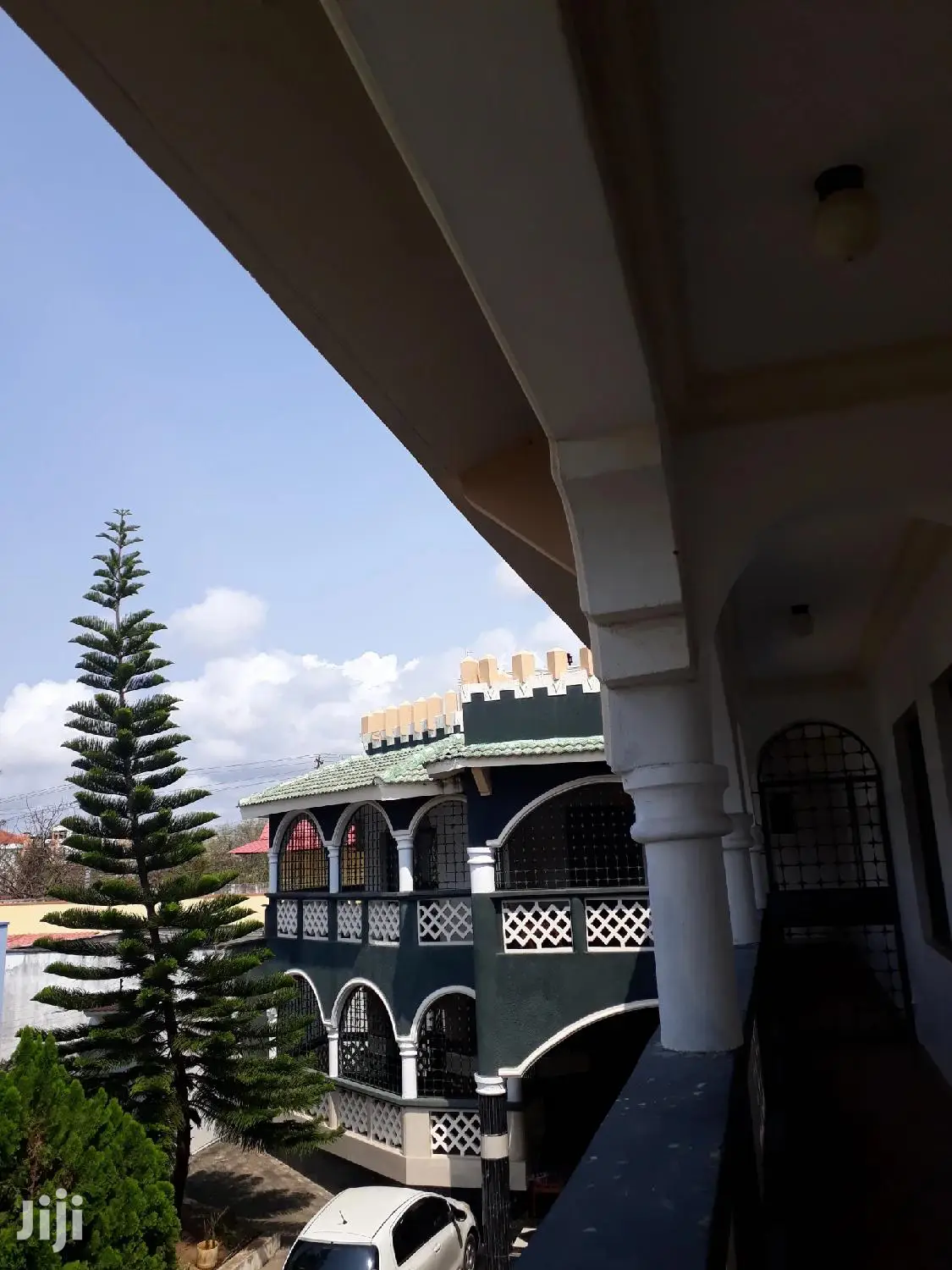 10 Bedroom Mansion in Exclusive Nyali Neighborhood in Nyali