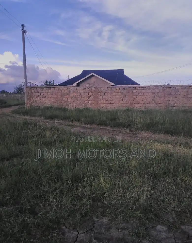 Thika Super High Way House Sale: Spacious 2-Bedroom Property in Witeithie in Parklands/Highridge