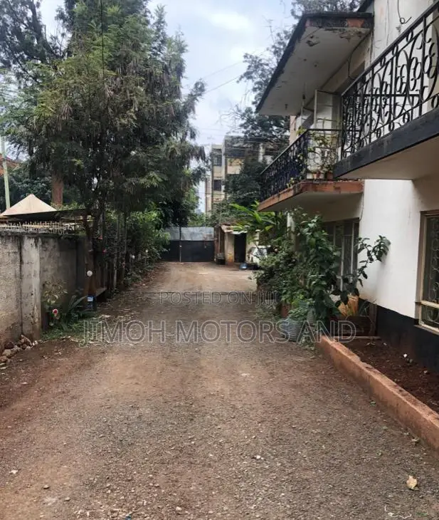 House for Sale: Diamond Plaza, Highridge - Make it Yours Today! in Parklands/Highridge