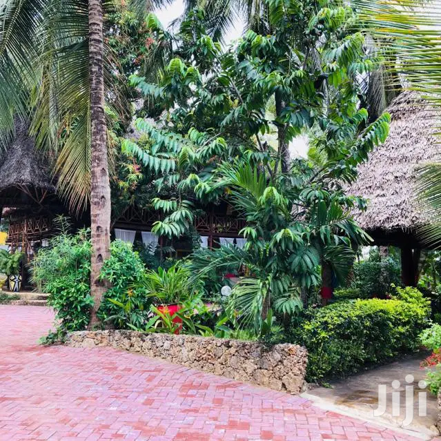 Villa in Mtwapa: 4 Bedroom House on 2 Acre Land for Sale in Mtwapa