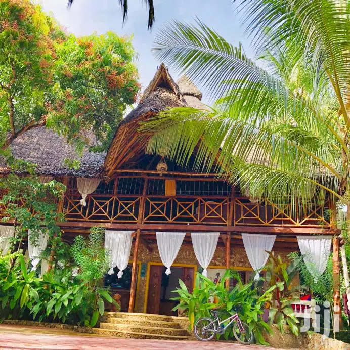 Villa in Mtwapa: 4 Bedroom House on 2 Acre Land for Sale in Mtwapa