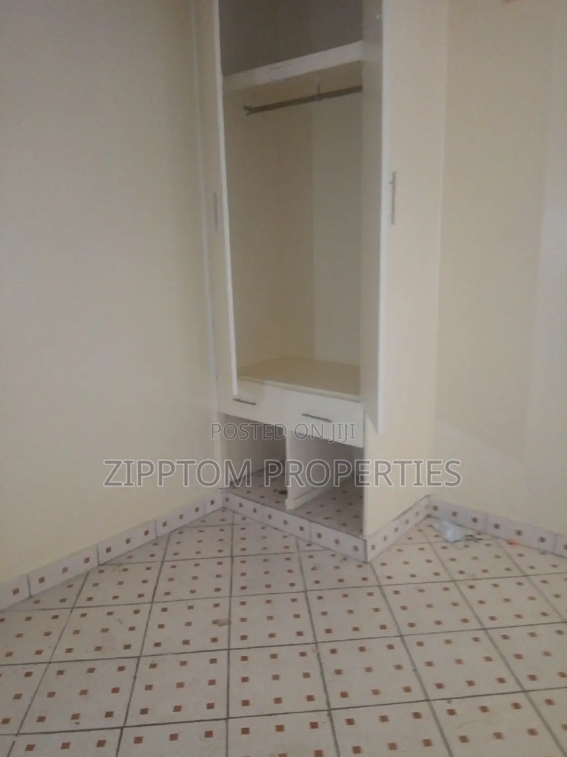 Studio to Let in South B in South B