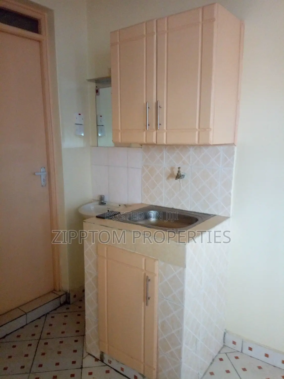 Studio to Let in South B in South B