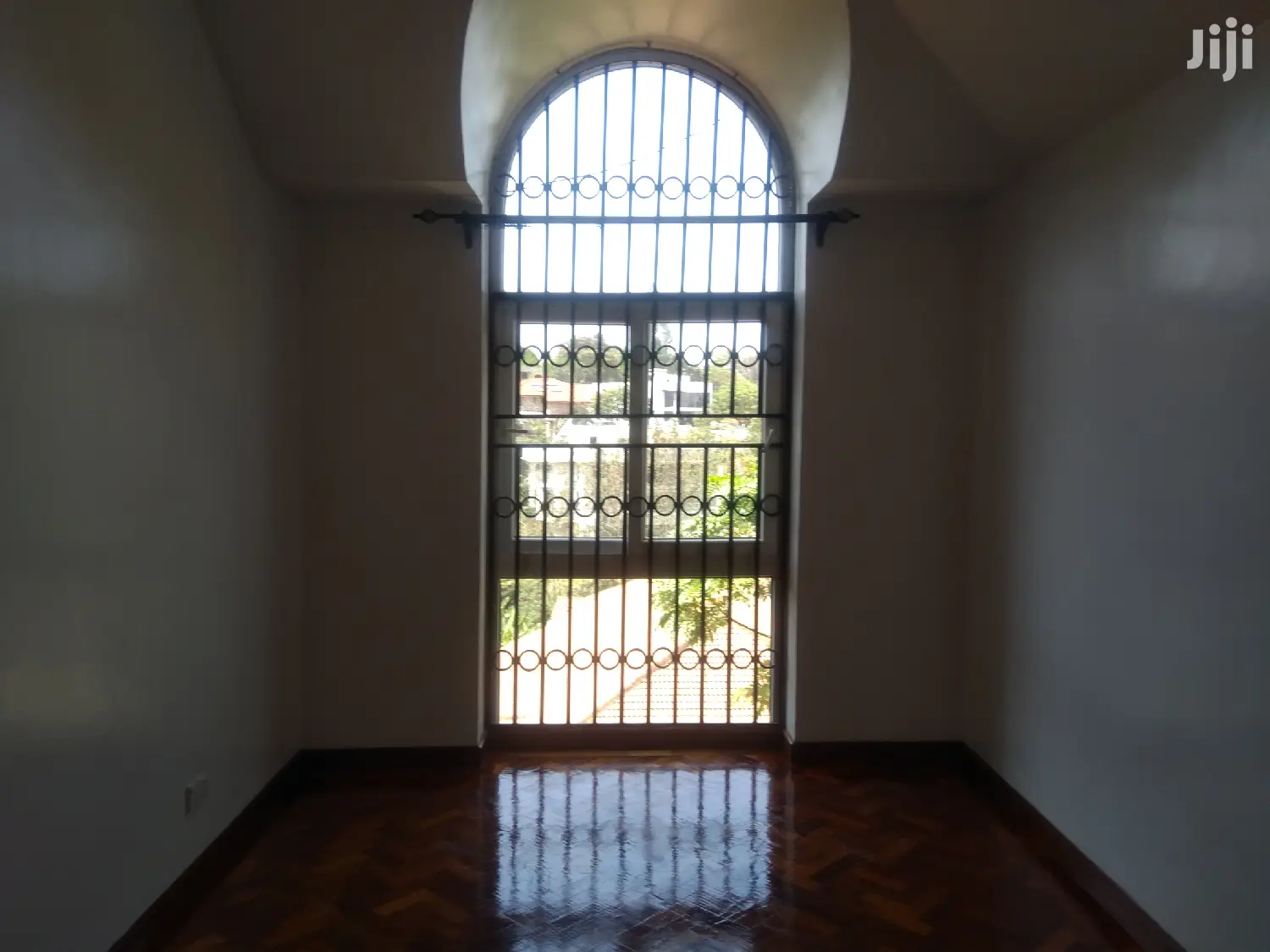 Large 5-Bedroom Townhouse Available for Let in [City] in Runda