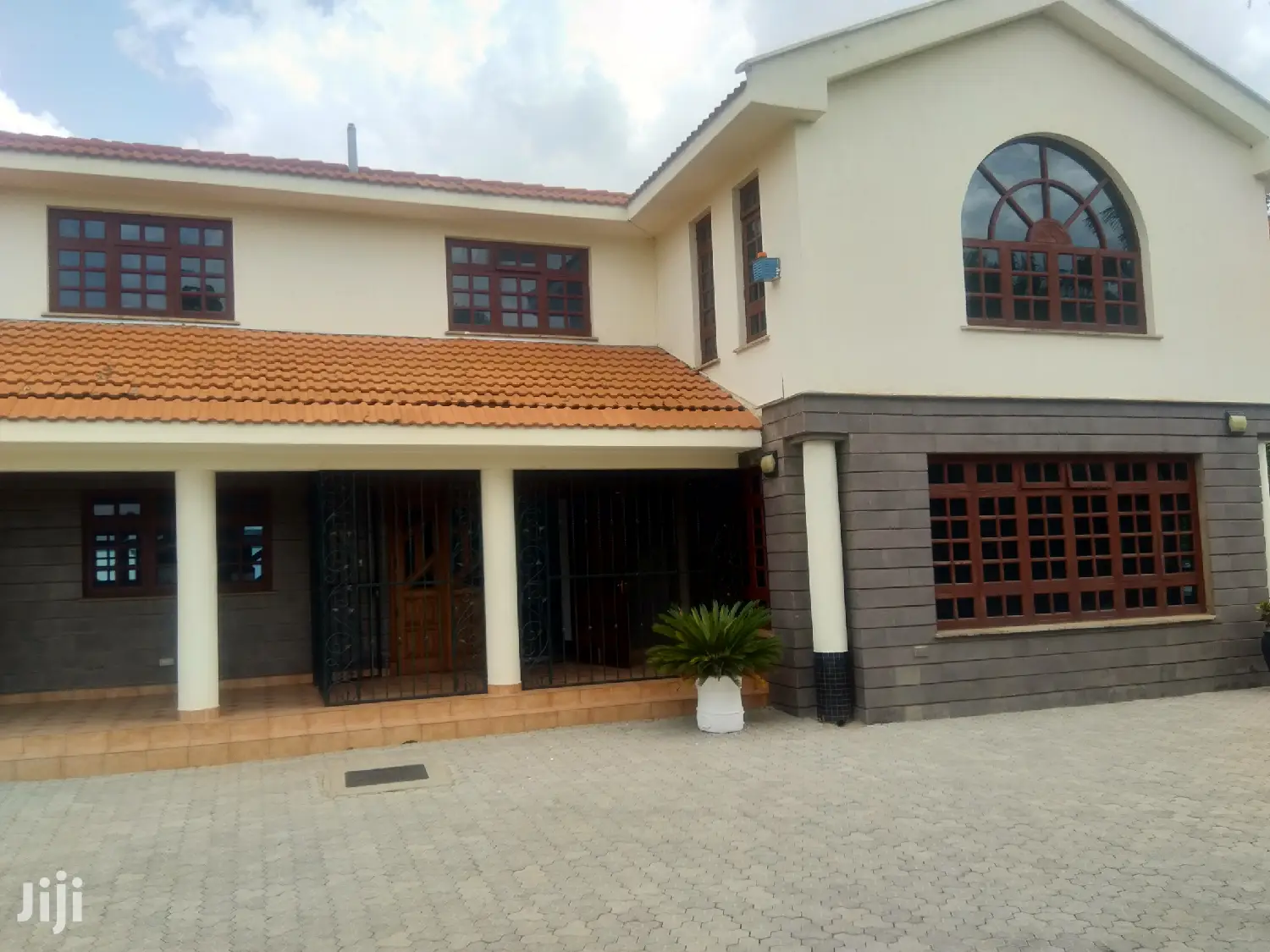 7-Bedroom Mansion - Thigiri Road Exclusive Living in Kitisuru