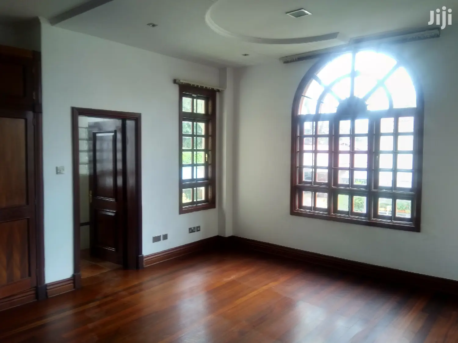 7-Bedroom Mansion - Thigiri Road Exclusive Living in Kitisuru