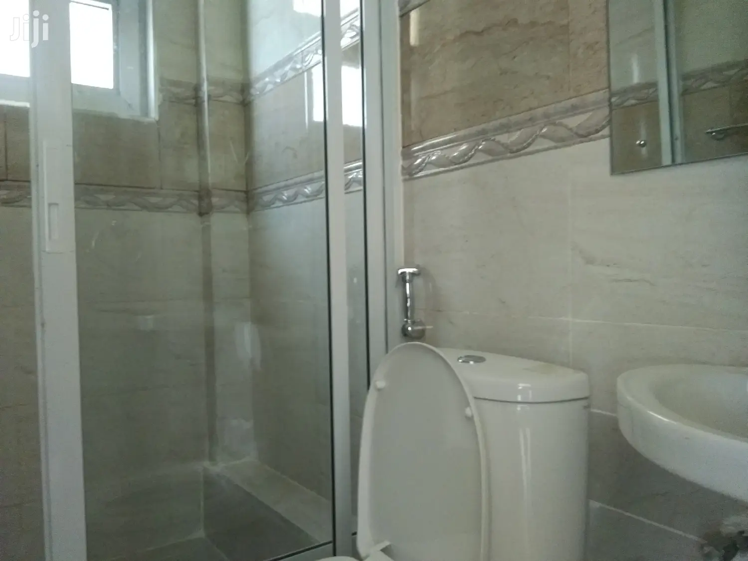4-Bedroom Property on Thigiri Road for Lease: 2 DSSQs in Kitisuru