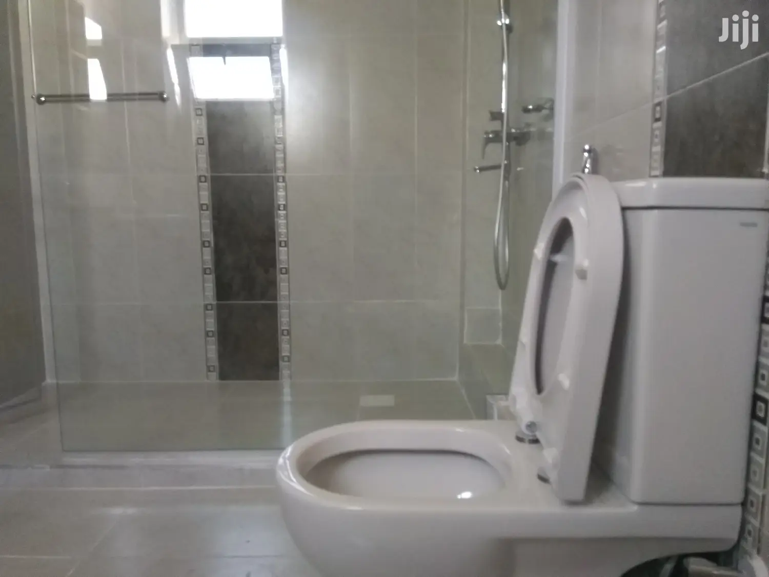 4-Bedroom Property on Thigiri Road for Lease: 2 DSSQs in Kitisuru