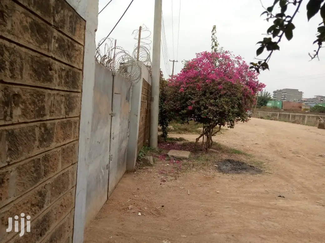 Modern Godown Space (3900sqft) with Offices and Bathrooms for Sale in Embakasi
