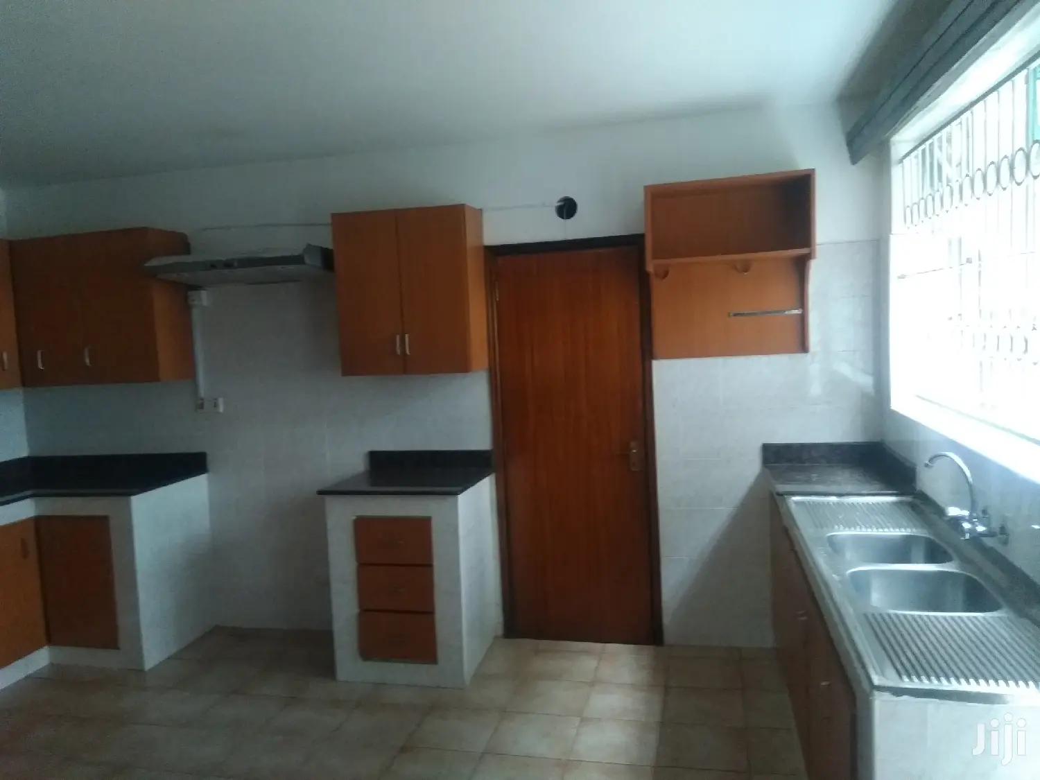 Spacious 5-Bedroom Mansion for Rent: Unparalleled Luxury Awaits in Runda