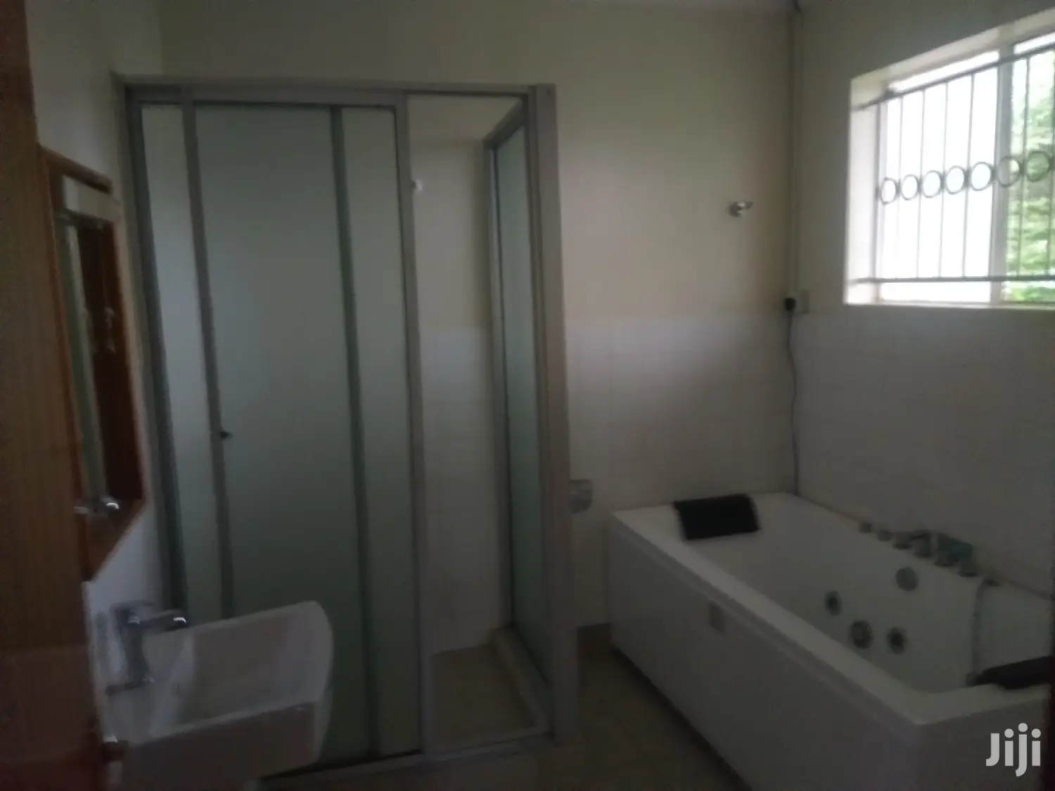 Spacious 5-Bedroom Mansion for Rent: Unparalleled Luxury Awaits in Runda