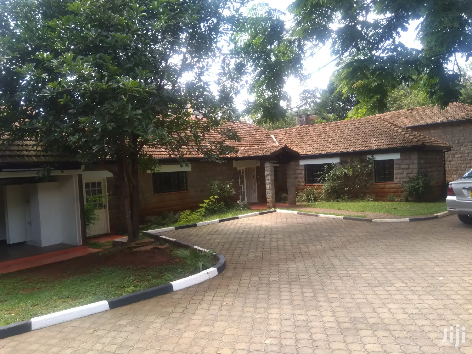 Stunning 5-Bedroom Estate on 1 Acre Available for Lease - Premium Dsq Residence in Lavington