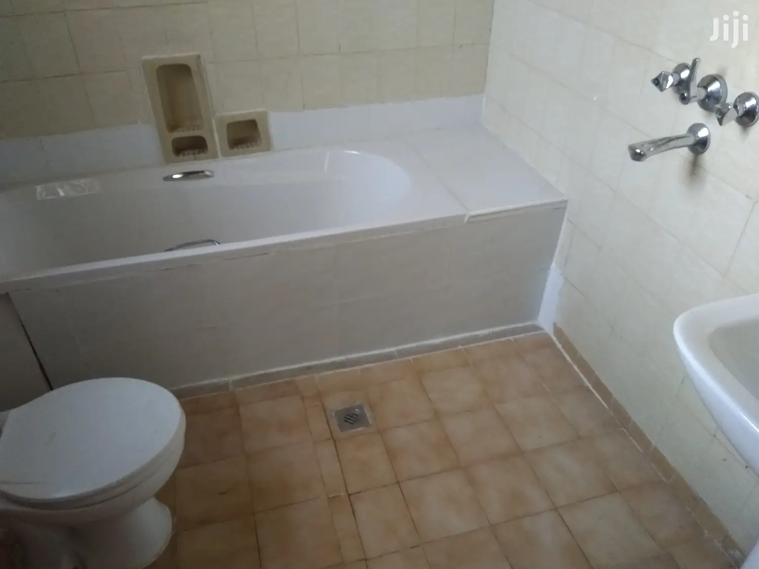 Elegant 7-Bedroom Duplex with DSQ Available for Letting in Kilimani