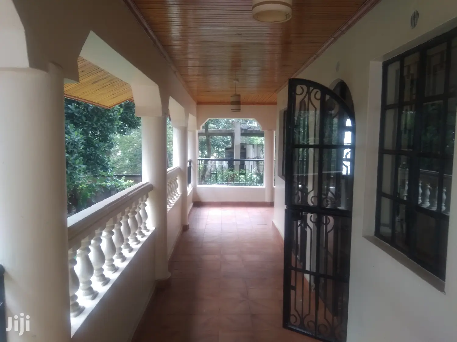 Muthaiga's 7ambasadorial Mansion: Stylish 1-Bedroom Guestwing for Rent in Muthaiga