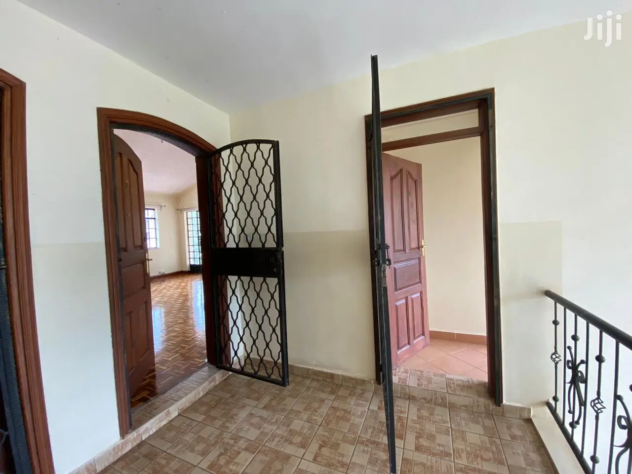 Westlands Penta: Spacious 3-Bedroom Apartment with Dining & Sitting Room in Westlands