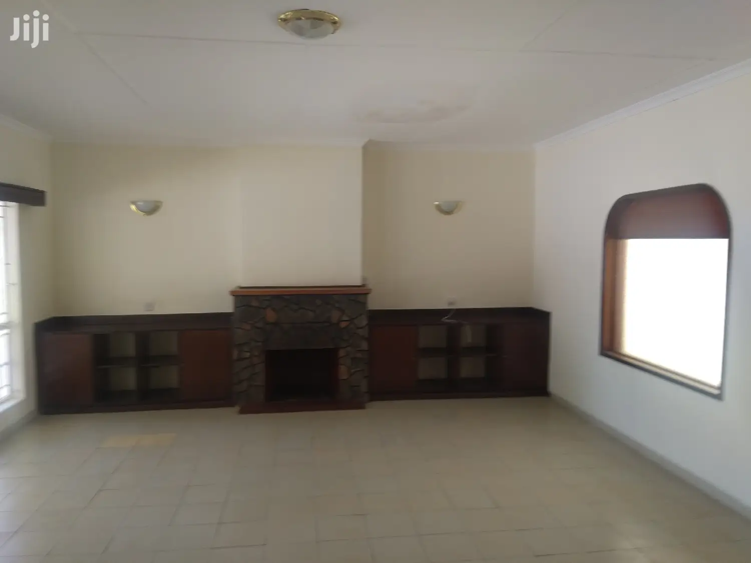 Spacious 11-Bedroom Bungalow & 2 Dsqs for Rent - Ideal for Large Families in Lavington