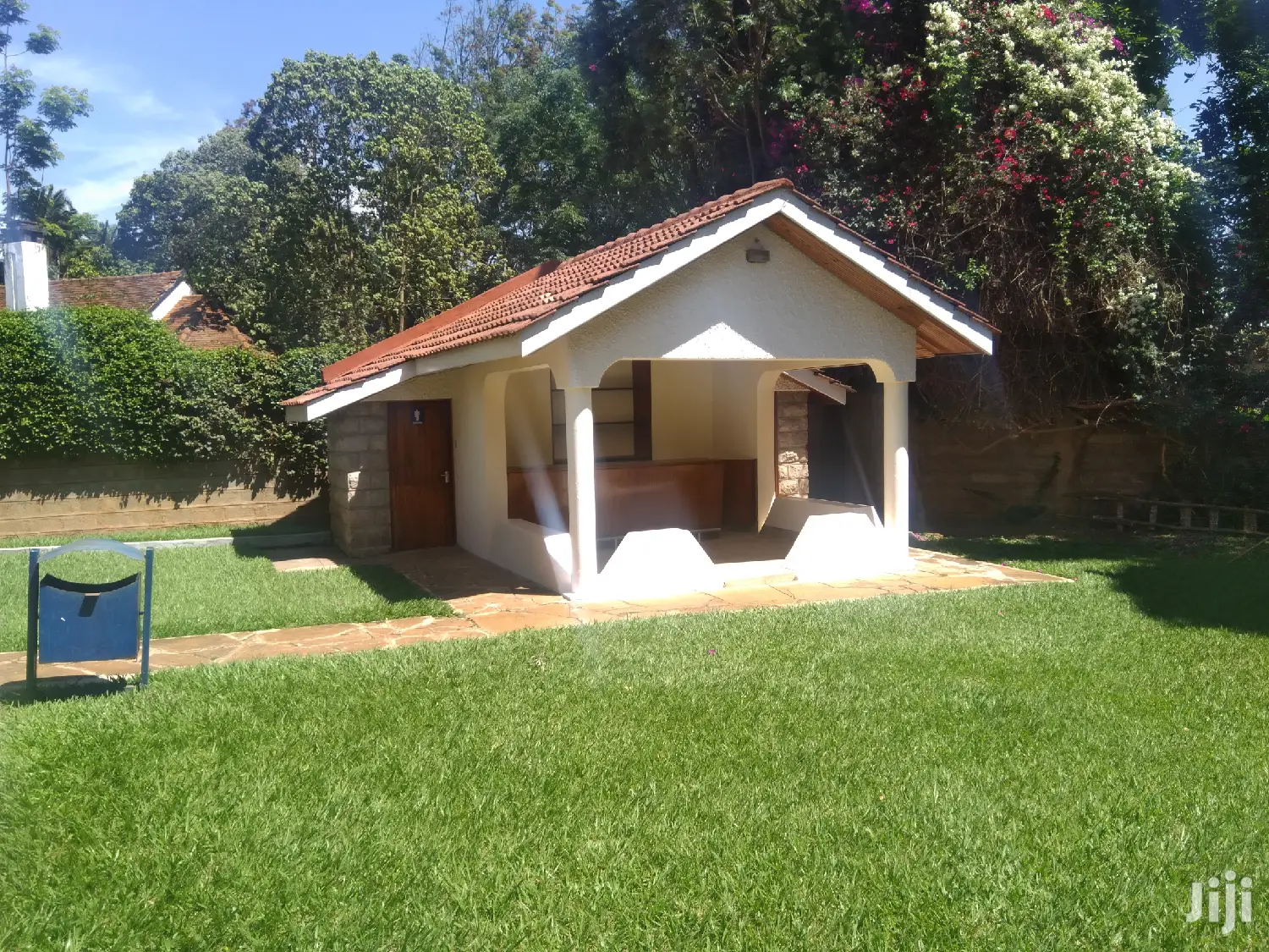 Spacious 11-Bedroom Bungalow & 2 Dsqs for Rent - Ideal for Large Families in Lavington