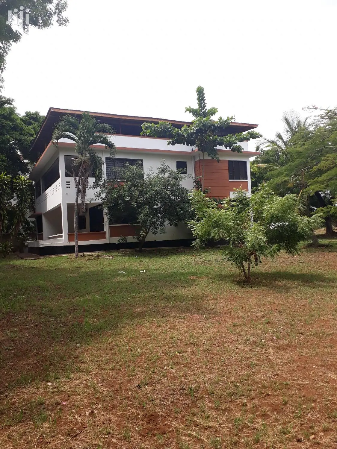 4-Bedroom Maisonette in Sought-After Nyali Area - For Sale in Nyali