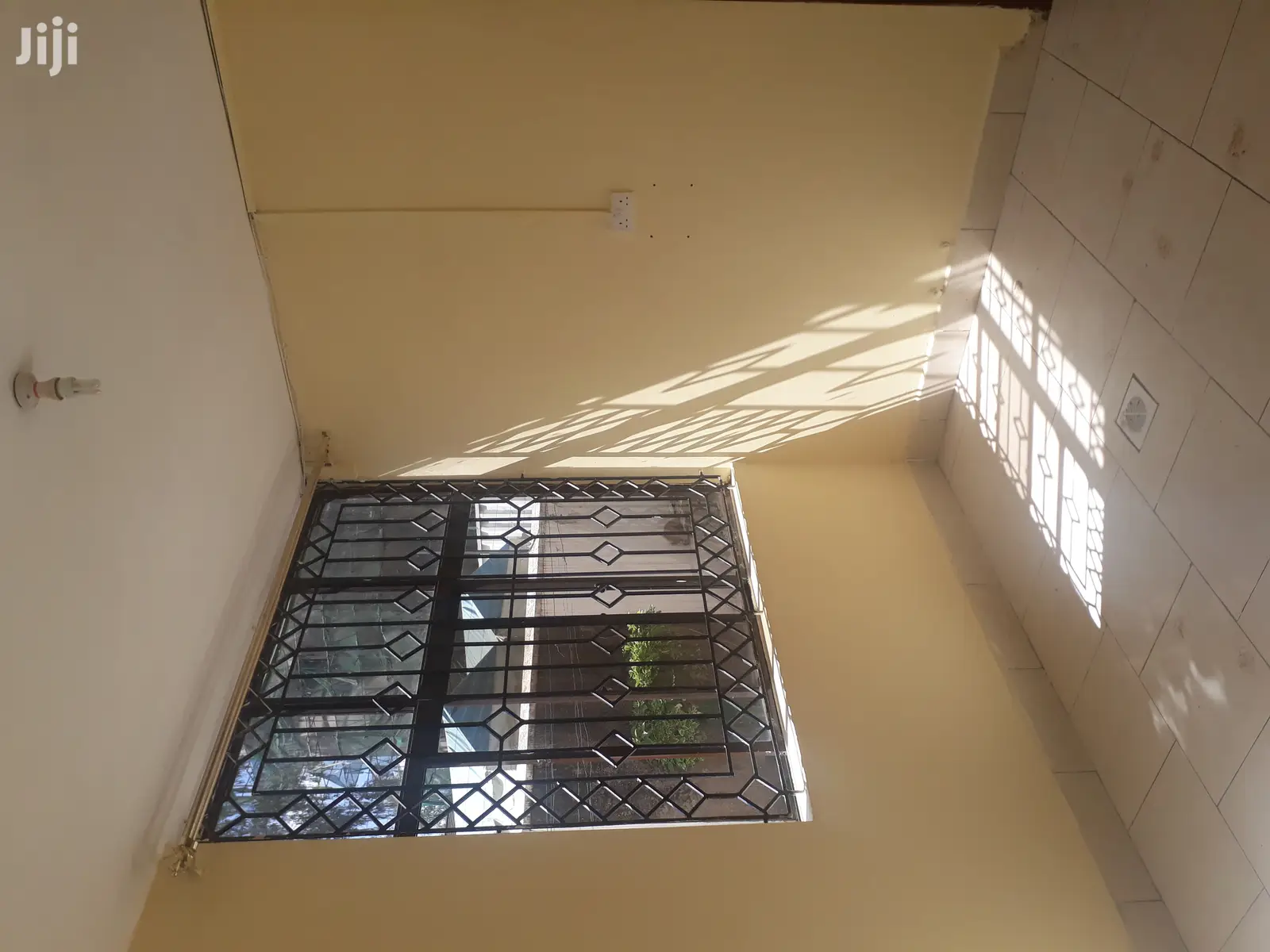 Modern 1-Bedroom Apartment for Rent at Yaya Centre Wood Avenue in Kilimani