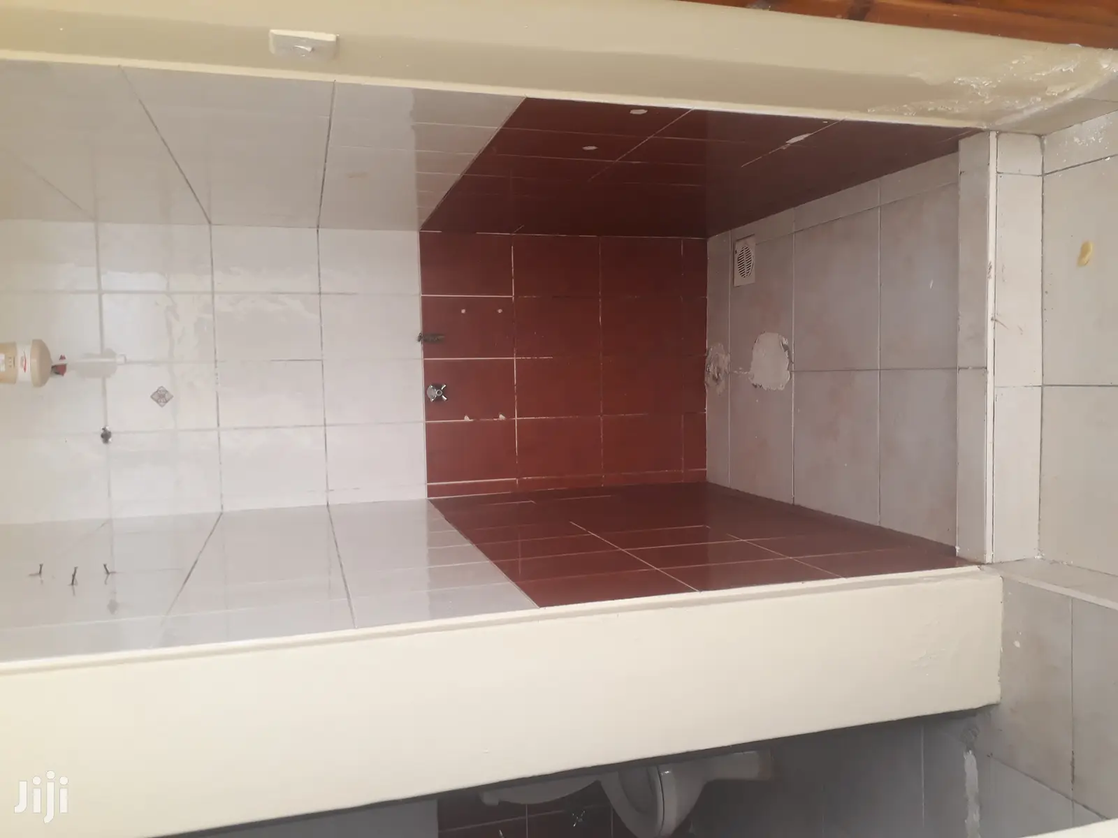 Modern 1-Bedroom Apartment for Rent at Yaya Centre Wood Avenue in Kilimani
