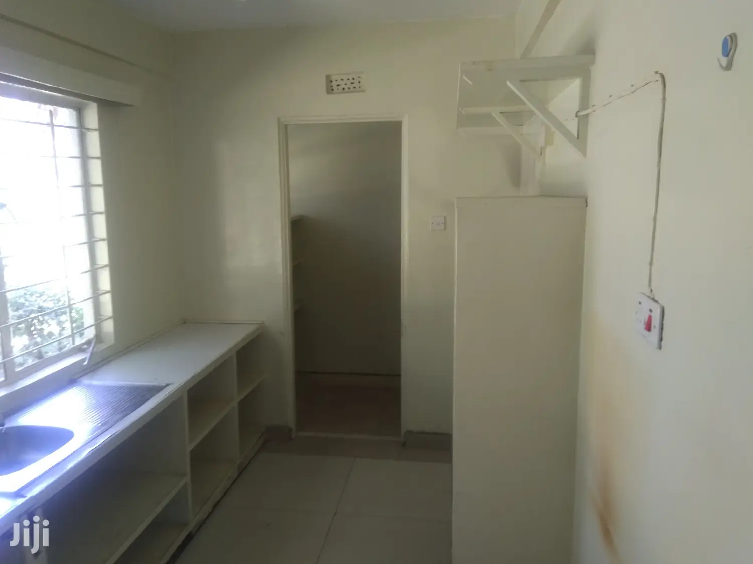 Kileleshwa's Spacious 1-Bedroom Apartment Available for Let in Kileleshwa