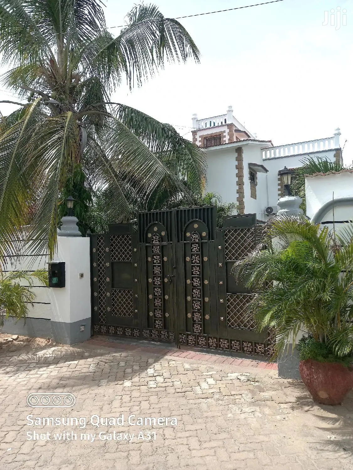 Shanzu Townhouse: 3-Bedroom Executive Property - For Sale in Shanzu