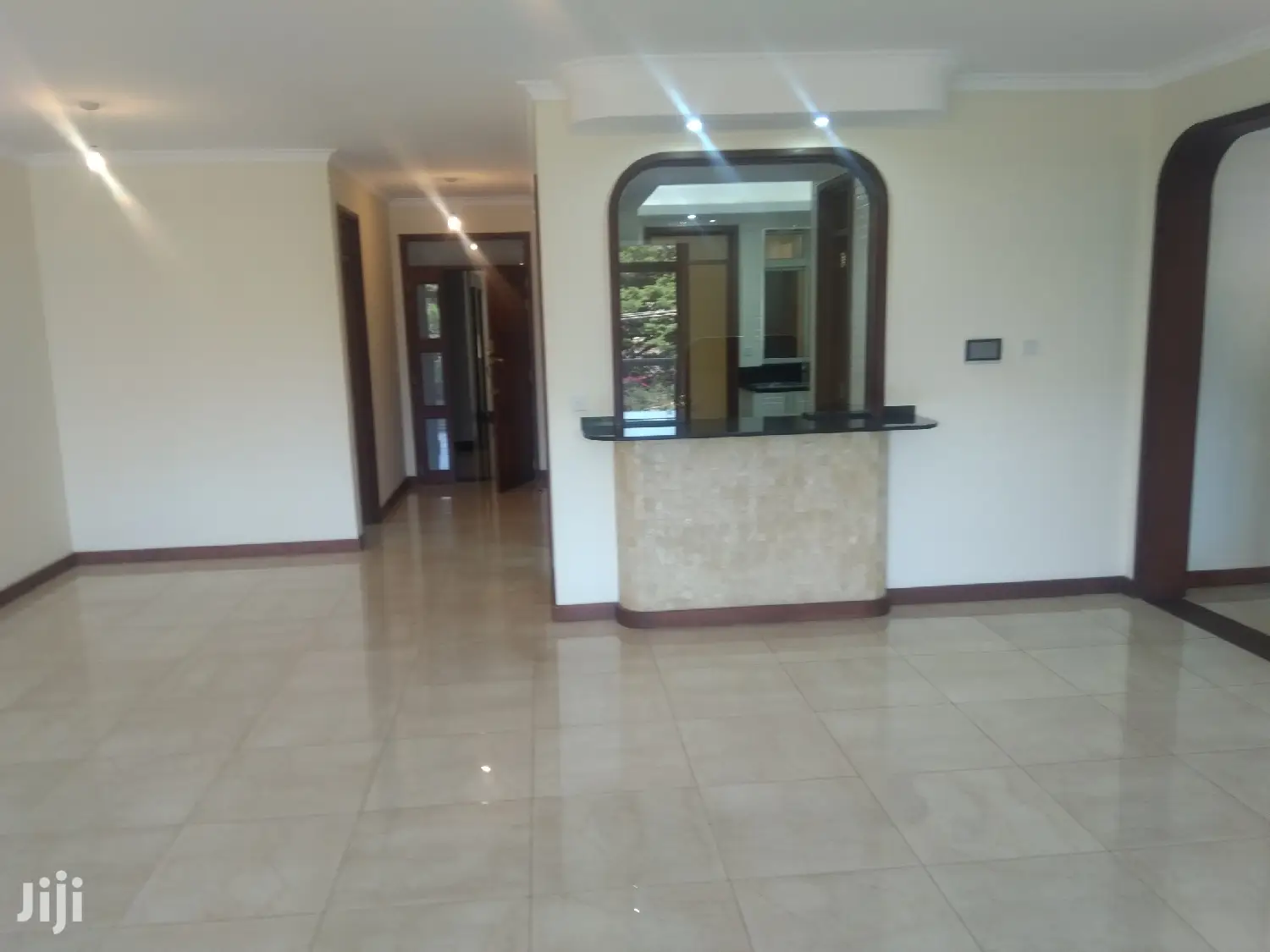 Stylish 2-Bedroom Apartment for Let in [city name] - Move in Today! in Parklands/Highridge
