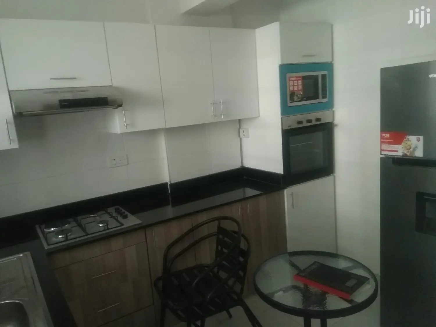 Elegant 3-Bedroom Apartments with Dual Shower Spaces - Perfect for Your Family in Parklands/Highridge