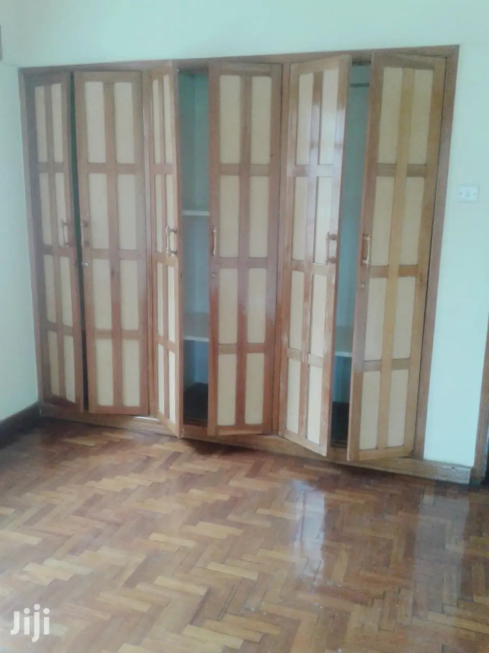 Yaya Centre: Contemporary 2-Bedroom Apartment for Rent in Hurlingham