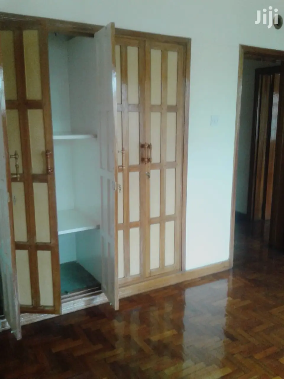Yaya Centre: Contemporary 2-Bedroom Apartment for Rent in Hurlingham
