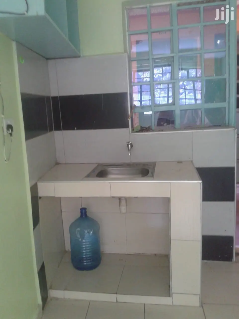 Ngong Road Bedsitter: Perfect for Adams Arcade Commuters in Hurlingham