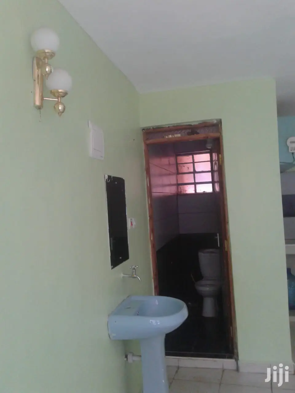 Ngong Road Bedsitter: Perfect for Adams Arcade Commuters in Hurlingham