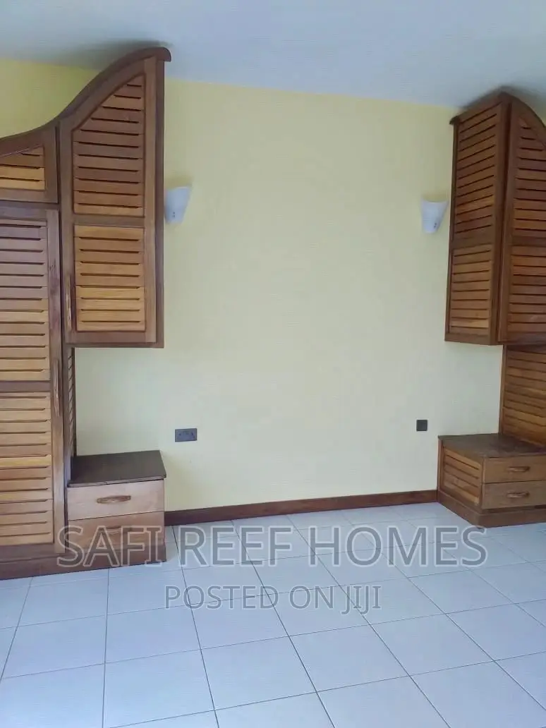 Premium 2-Bedroom Apartment Along the Beach - Seashore Luxury! in Nyali