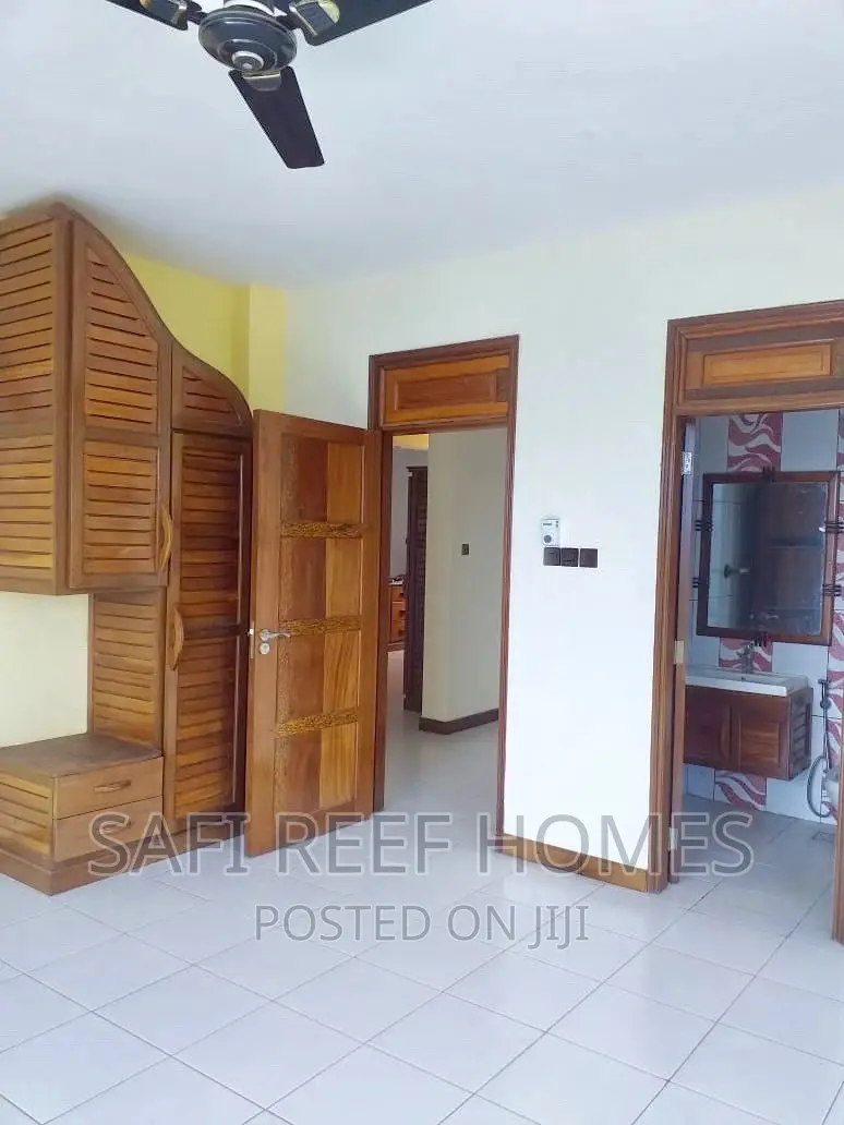 Premium 2-Bedroom Apartment Along the Beach - Seashore Luxury! in Nyali