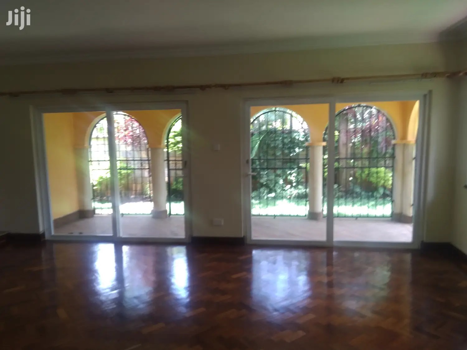Contemporary 4-Bedroom Residence - 2000 sqft for Rent in Milimani