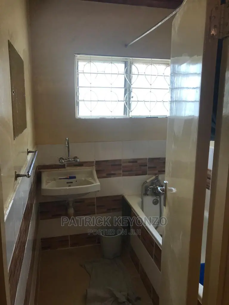 Maisonette with 4 Beds & Dsq: Sought-After Location – For Sale Now! in South B