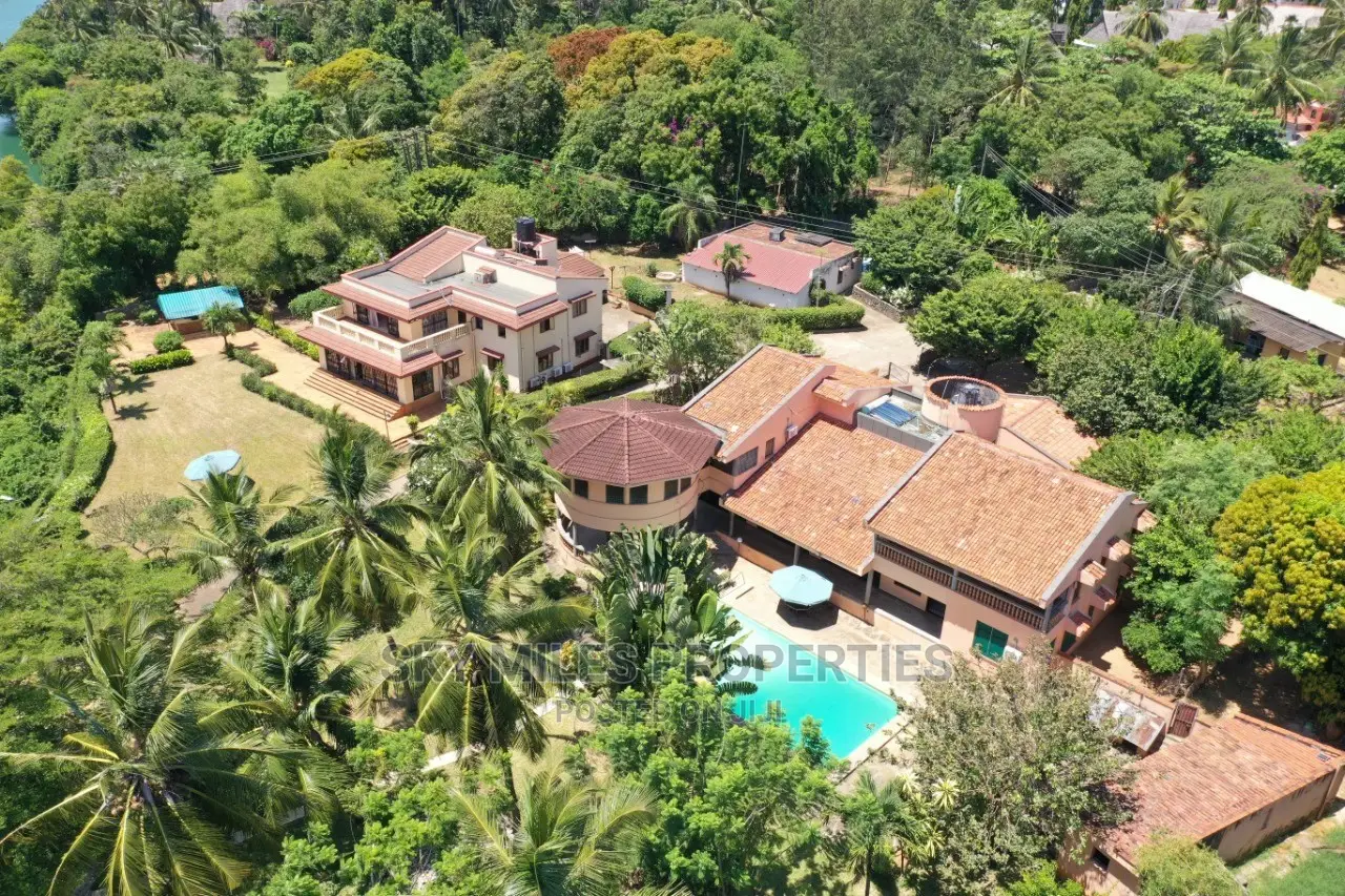 Discover Mtwapa Creekside Holiday Villa - Coastal Bliss Awaits in Mtwapa