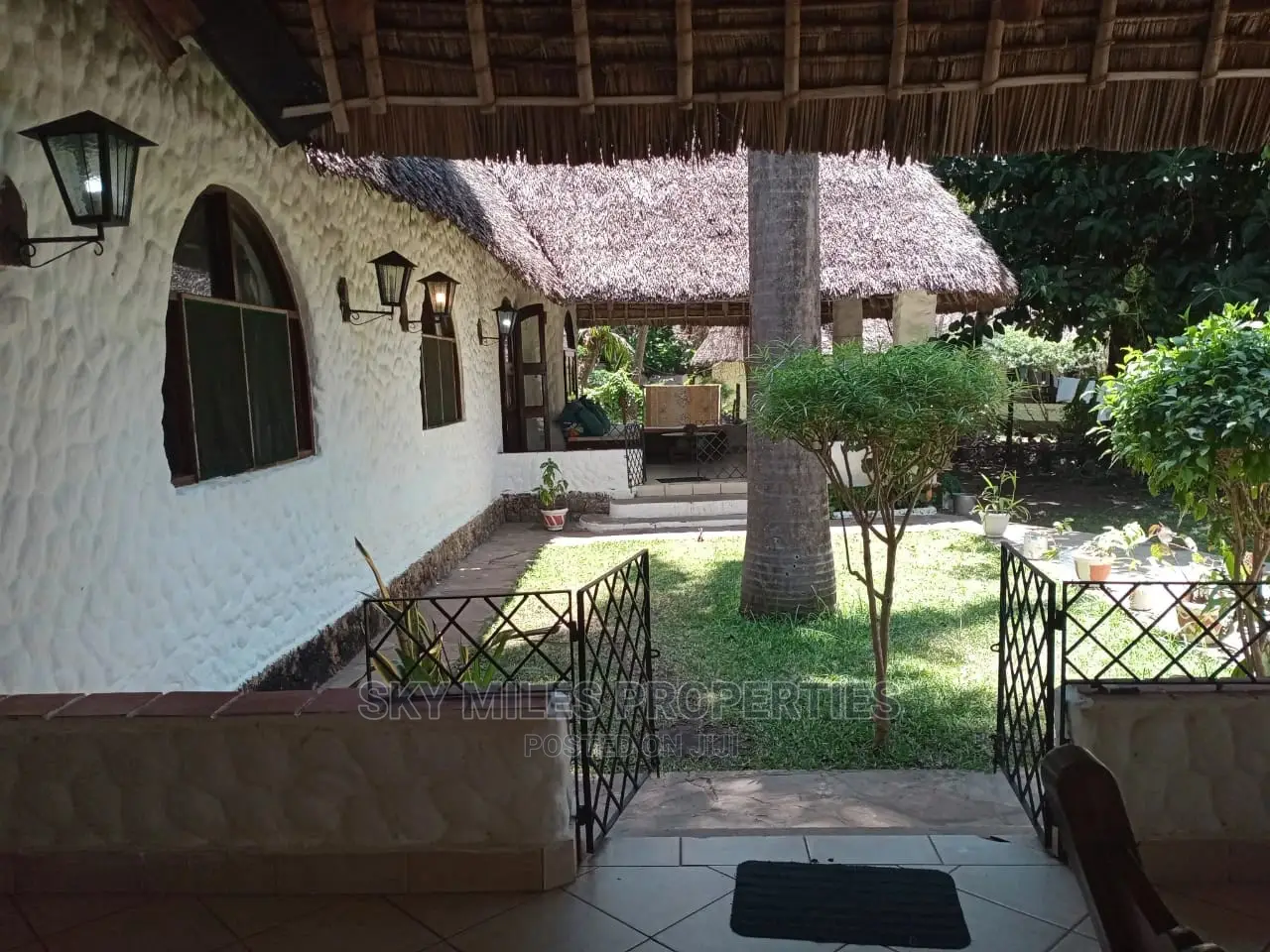 Beachfront Holiday Accommodation: Cottages in Mtwapa