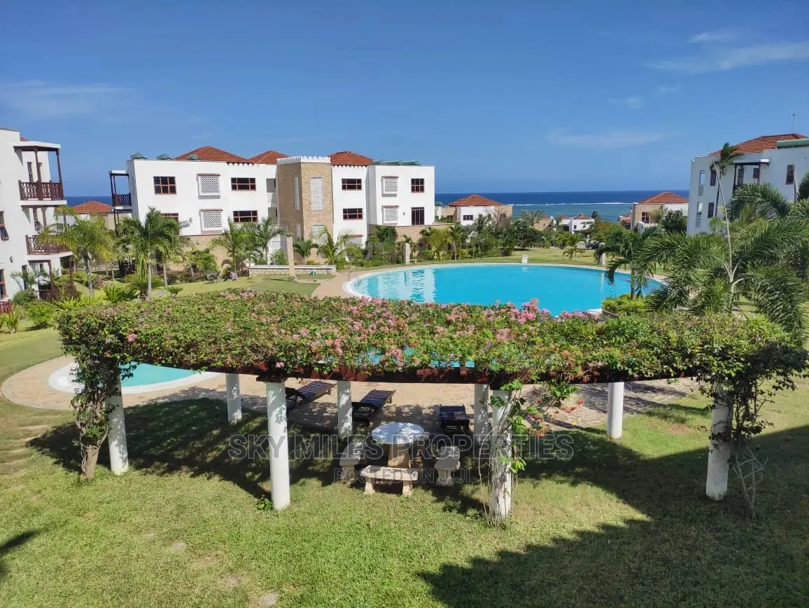 Luxury Beach Villas: Kikambala Holiday Rentals in Mtwapa