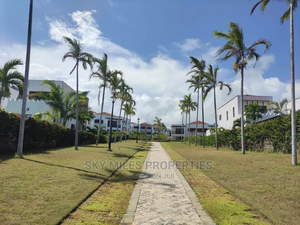 Luxury Beach Villas: Kikambala Holiday Rentals in Mtwapa