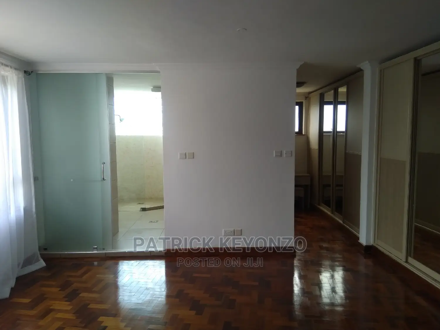 Spacious 3-Bedroom Apartment with Dedicated Parking - Now Available for Rent in Riverside Drive