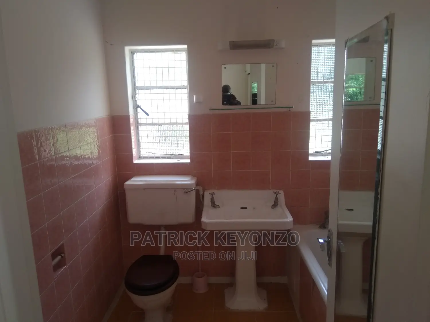 Rent 1-Bedroom Bungalow - Spacious Living Area in Karen