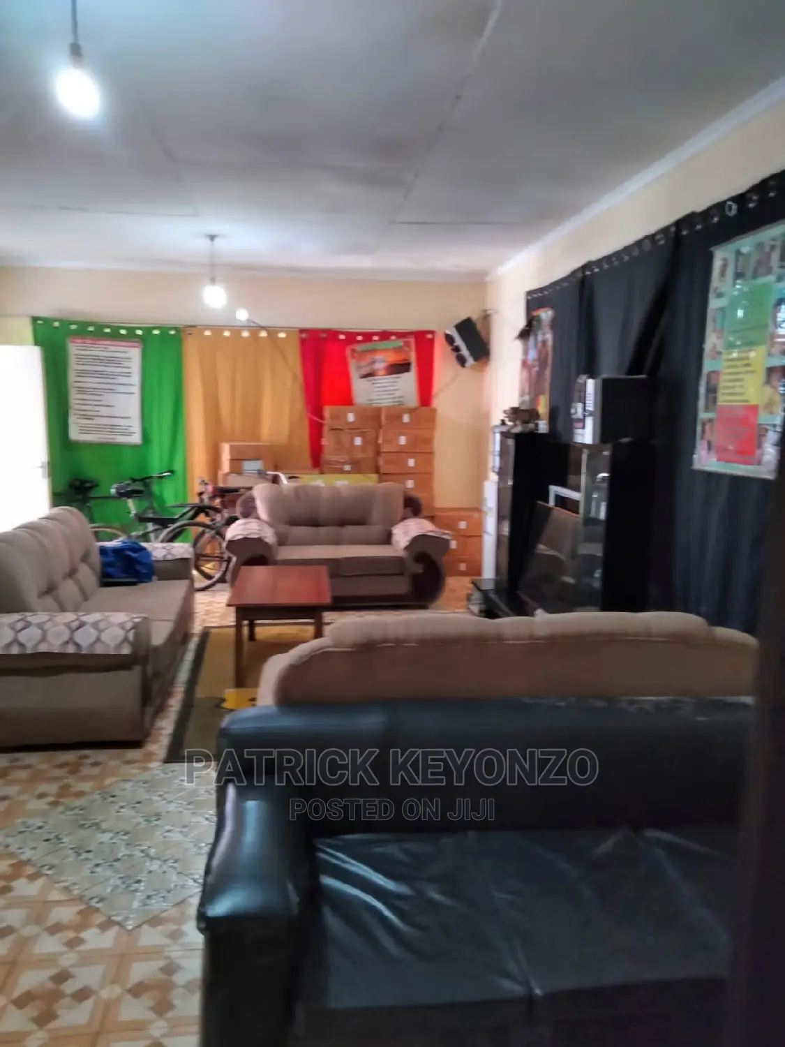 Spacious 4-Bedroom House with Dsq for Sale - Perfect for Your Family! in Avenue Park