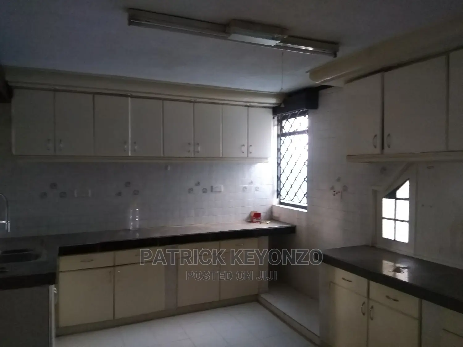 Modern 3-Bedroom Lease - Spacious Living Accommodation in State House Area